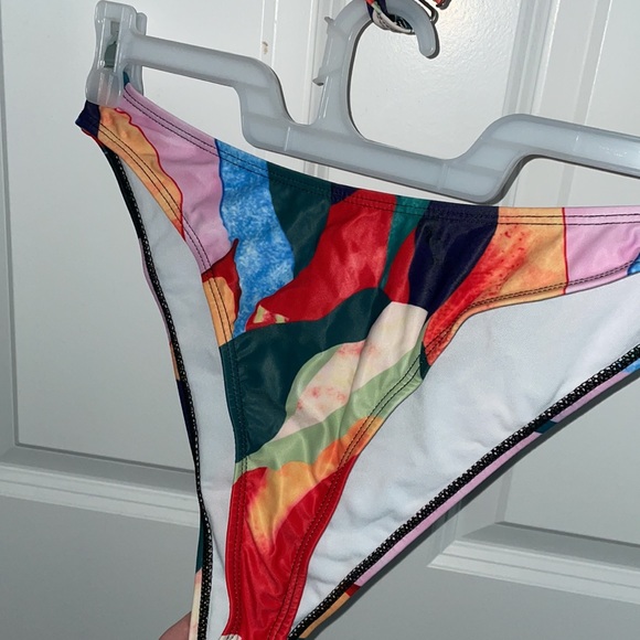 Multi-Colored Underwire Bikini Set size L NEW - Picture 3 of 9